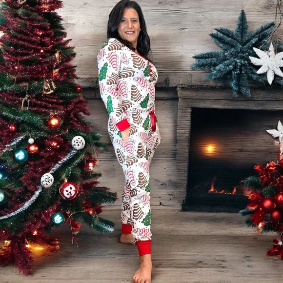 Shirley & Stone Christmas Cakes Jogger Lounge Pajama Sets for Women - Loungewear - Picture 10 of 10